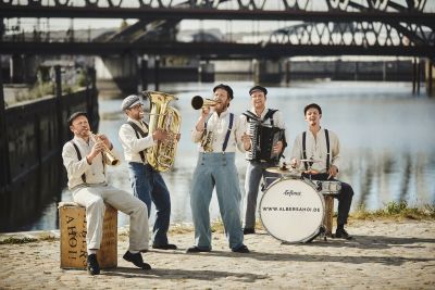 ALBERS AHOI! &ndash; Musik in Matrosenhosen
