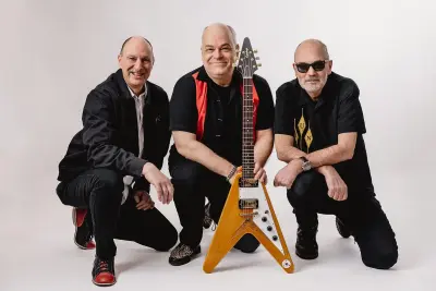 BLUEMOON ALLIGATORS - Rock-`n`- Roll &ndash; straight!